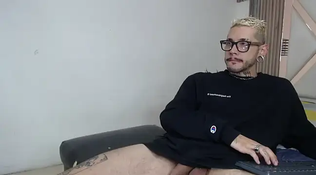 MurdockH online show from March 18, 4:40 am