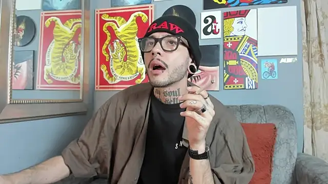 MurdockH online show from October 12, 3:08 am