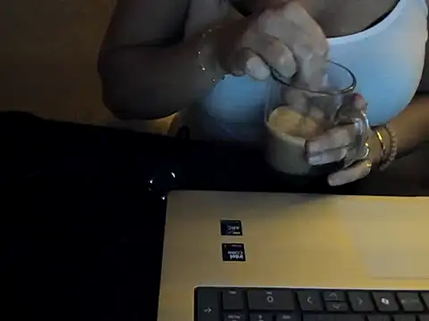 Snapshot of Nina24 chatting on December 2, 7:22 pm Nina24 online show from December 2, 7:22 pm