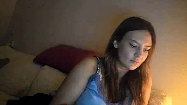 Snapshot of Nina24 chatting on December 4, 8:34 pm Nina24 online show from December 4, 8:34 pm