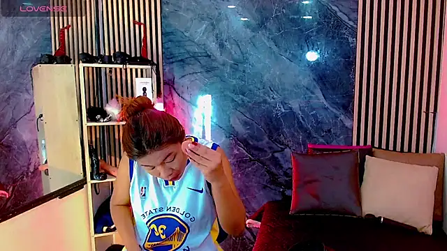 Isalombardi online show from November 8, 3:43 am