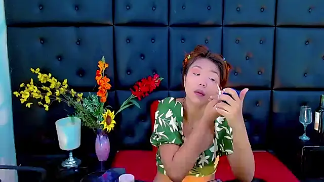 Isalombardi online show from February 10, 2:54 am