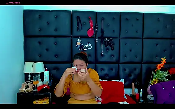 Isalombardi online show from April 24, 2:24 am