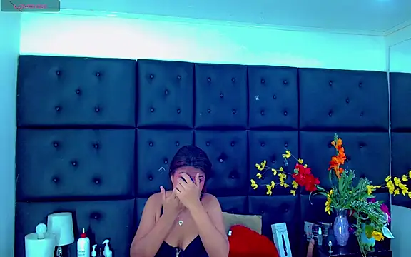 Isalombardi online show from February 19, 3:03 am