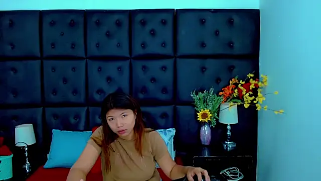 Isalombardi online show from June 19, 2:28 am