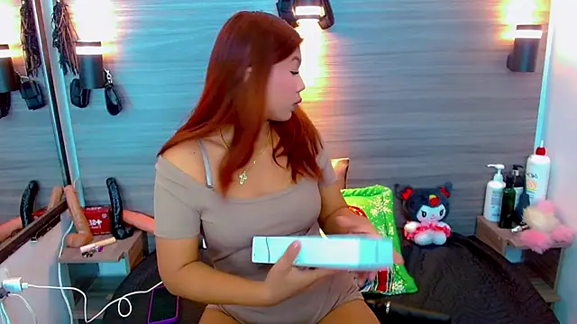 Isalombardi online show from December 22, 8:20 pm