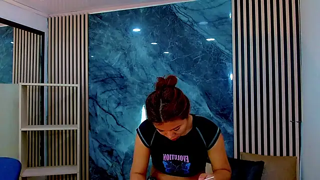 Isalombardi online show from October 5, 3:08 am