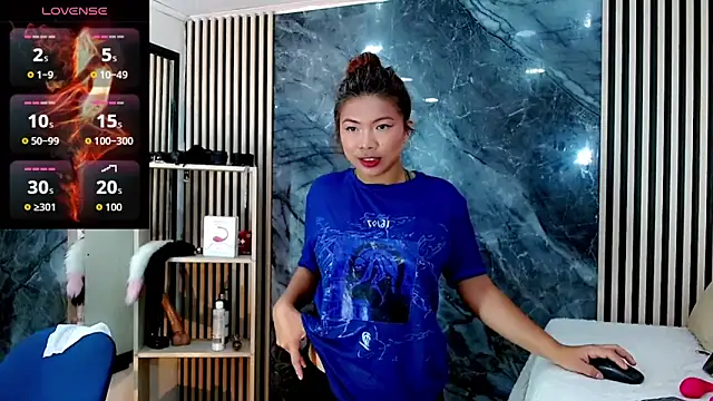 Isalombardi online show from October 10, 2:56 am