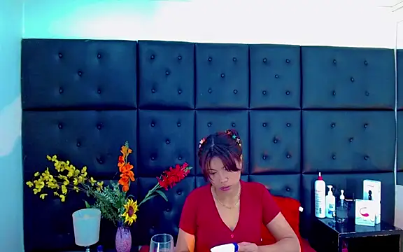 Isalombardi online show from February 11, 3:28 am