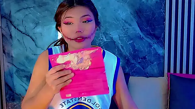 Isalombardi online show from October 30, 3:27 am