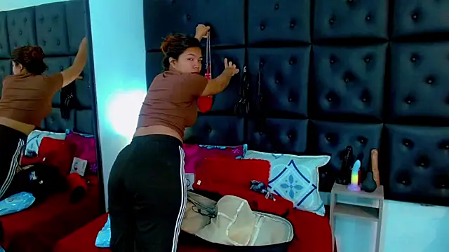 Isalombardi online show from May 28, 2:41 am
