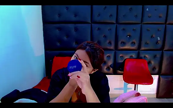 Isalombardi online show from February 28, 2:44 am