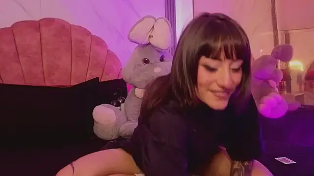 Layla Cullen online show from November 6, 7:29 pm