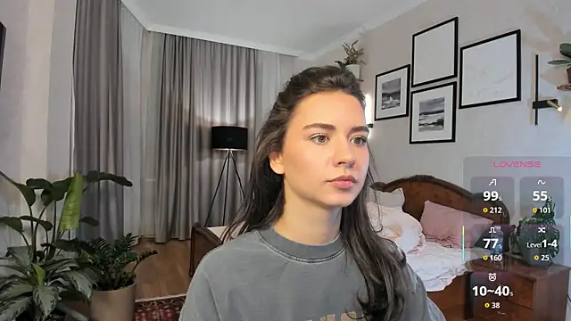 NicoleLuv online show from December 4, 2:49 pm