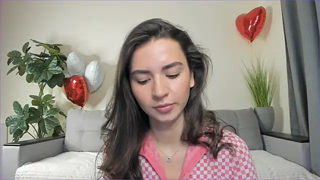 Snapshot of NicoleLuv chatting on March 7, 4:33 pm NicoleLuv online show from March 7, 4:33 pm