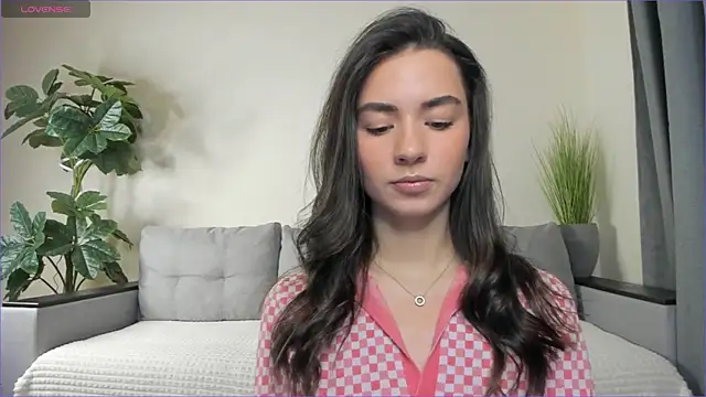 Snapshot of NicoleLuv chatting on February 6, 1:10 pm NicoleLuv online show from February 6, 1:10 pm