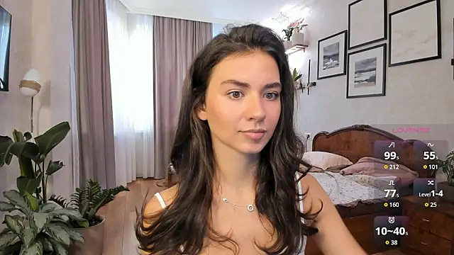 Snapshot of NicoleLuv chatting on February 25, 2:39 pm NicoleLuv online show from February 25, 2:39 pm