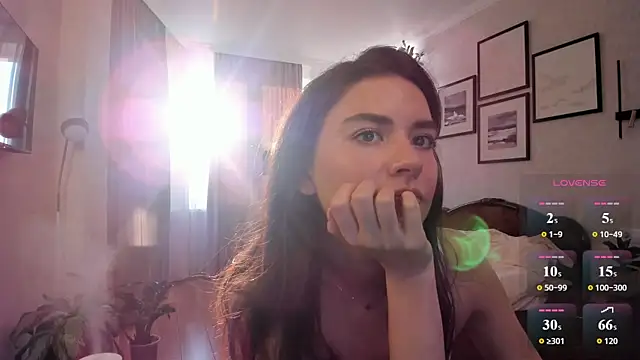 Snapshot of NicoleLuv chatting on May 19, 5:09 pm NicoleLuv online show from May 19, 5:09 pm