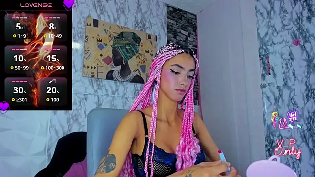 Queen Cuarxxo online show from April 9, 12:01 am