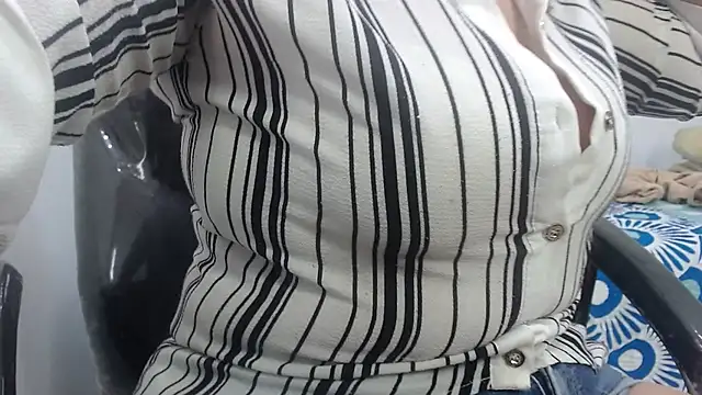 Snapshot of sexy_lady_0 chatting on March 4, 8:05 pm sexy lady 0 online show from March 4, 8:05 pm