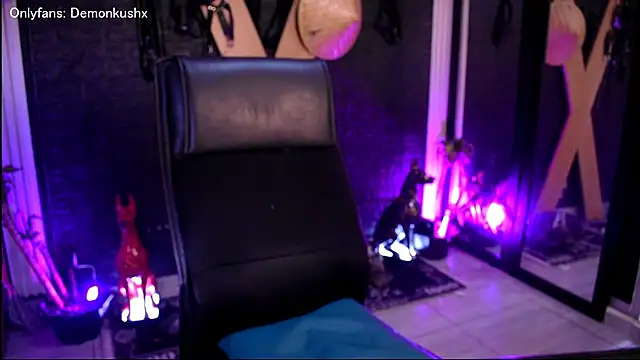 DemonKush-- online show from December 5, 1:10 pm