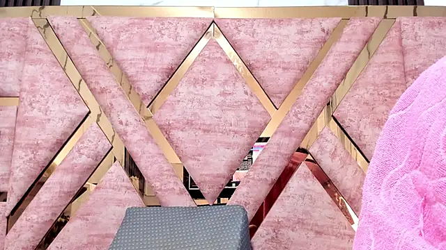 mia alvares online show from December 14, 11:27 am