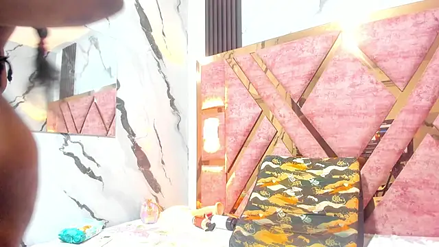 mia alvares online show from October 25, 12:17 pm