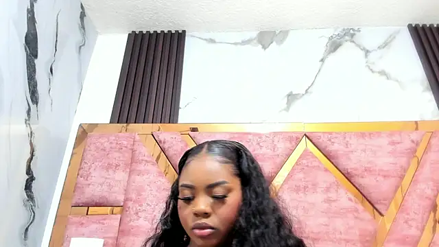mia alvares online show from May 6, 11:47 am