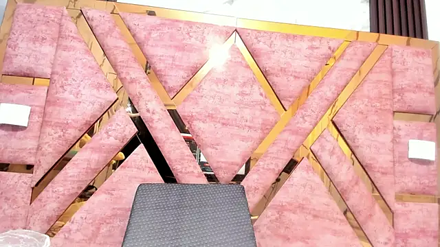 mia alvares online show from April 9, 11:49 am