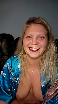 Snapshot of BlondyBrat chatting on January 27, 9:34 am BlondyBrat online show from January 27, 9:34 am