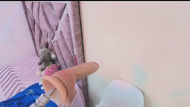 Snapshot of sweety_mariann1 chatting on November 16, 6:45 pm sweety mariann1 online show from November 16, 6:45 pm