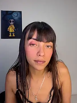 Snapshot of MiaGoth_ chatting on June 6, 1:22 am MiaGoth online show from June 6, 1:22 am