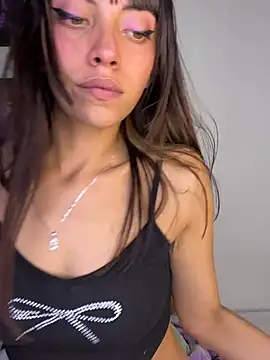 Snapshot of MiaGoth_ chatting on May 31, 10:32 pm MiaGoth online show from May 31, 10:32 pm