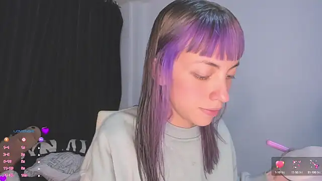 Snapshot of MiaGoth_ chatting on September 12, 12:33 am MiaGoth online show from September 12, 12:33 am