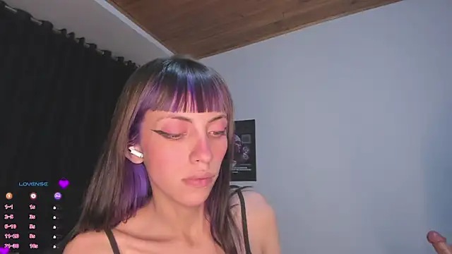 Snapshot of MiaGoth_ chatting on September 11, 2:33 am MiaGoth online show from September 11, 2:33 am
