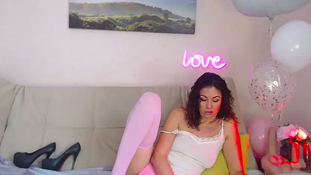 Snapshot of MariaModel chatting on February 19, 7:06 am MariaModel online show from February 19, 7:06 am