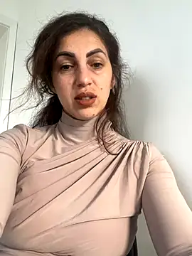 EmaSkyes online show from October 22, 6:46 am