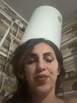 EmaSkyes online show from October 10, 6:09 pm