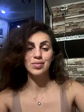 EmaSkyes online show from October 14, 6:30 pm