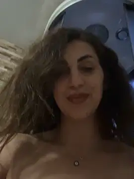 EmaSkyes online show from October 3, 7:15 pm