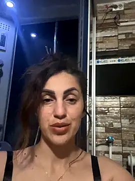 EmaSkyes online show from November 7, 7:29 pm