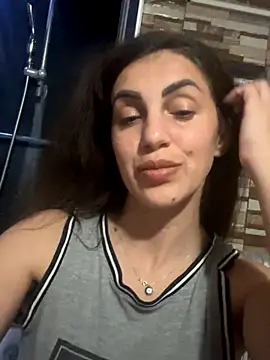 EmaSkyes online show from November 12, 7:40 pm