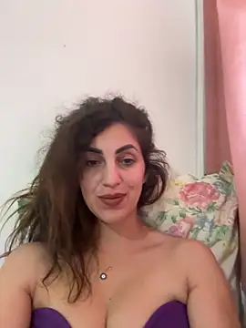 EmaSkyes online show from October 29, 7:51 am