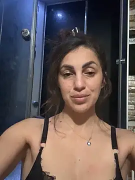 EmaSkyes online show from November 18, 7:50 pm