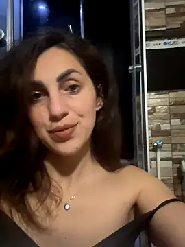 EmaSkyes online show from November 10, 7:19 pm