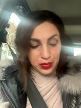 EmaSkyes online show from November 20, 9:43 am