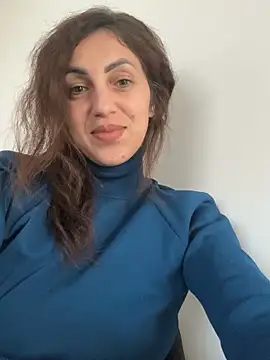 EmaSkyes online show from October 21, 6:35 am