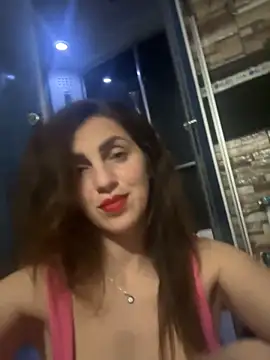 EmaSkyes online show from November 11, 7:30 pm