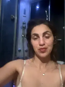 EmaSkyes online show from November 6, 7:18 pm