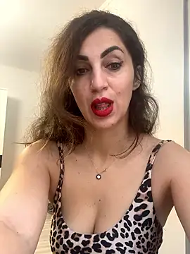 EmaSkyes online show from November 27, 7:20 am